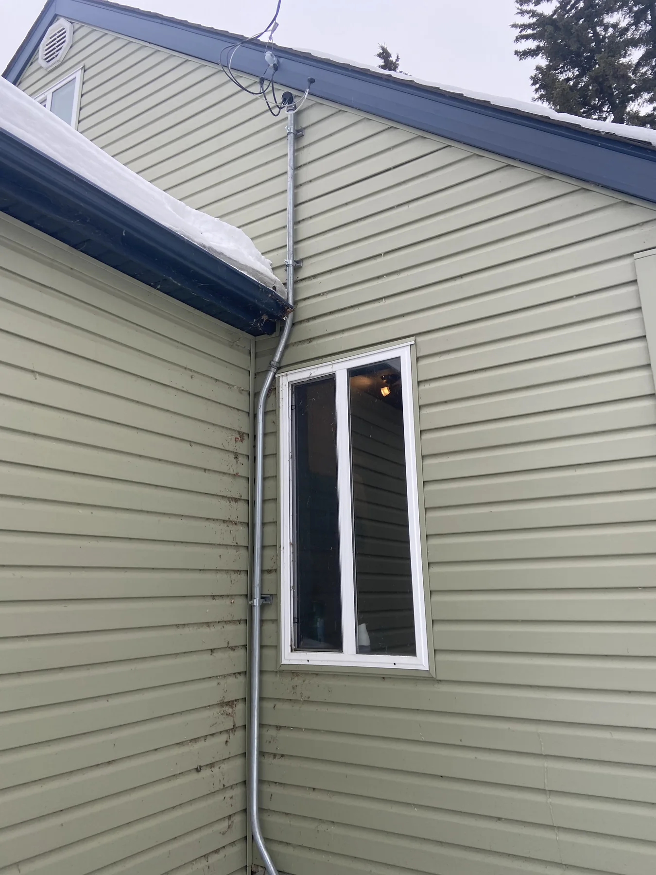New overhead electrical service installed on a house
